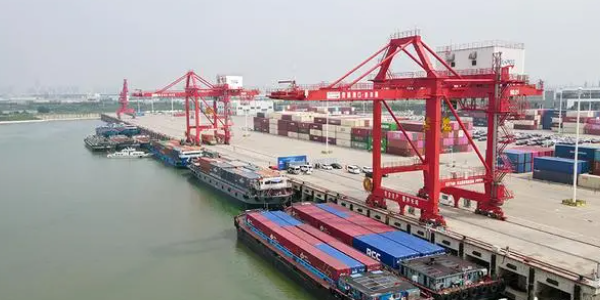 2024年海运费潜在飙涨25%  --  尊龙官方网站物流