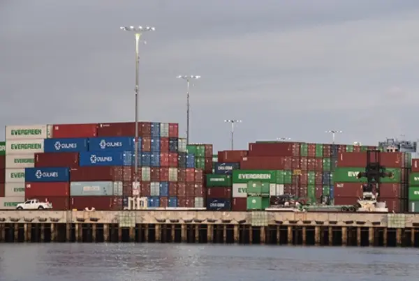 内贸海运市场平稳运行，，，，本期（2023年3月11日至3月17日）中海内贸集装箱运价指数微涨  --  尊龙官方网站物流