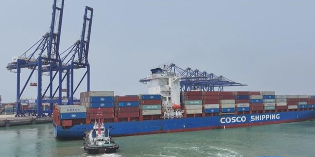 内贸海运首航！我国首艘纯电集装箱船下水